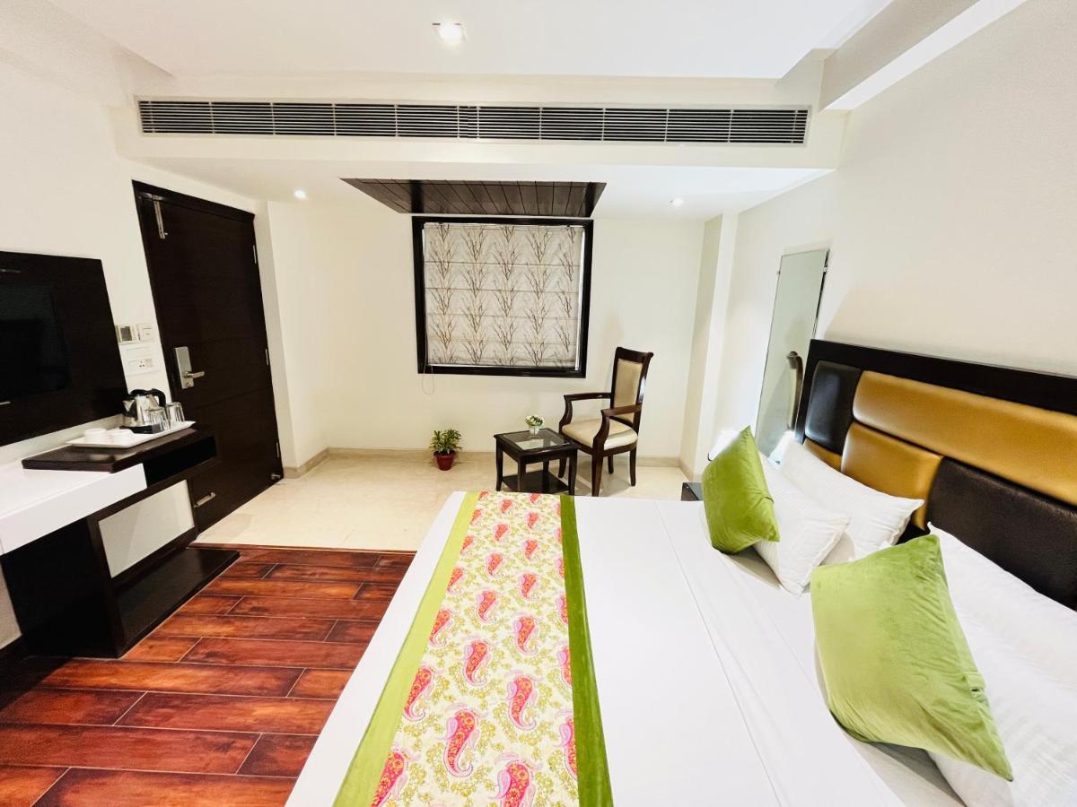 Hotel Aura Ip Grand Karkardooma Metro Station New Delhi Couple Friendly Buitenkant foto