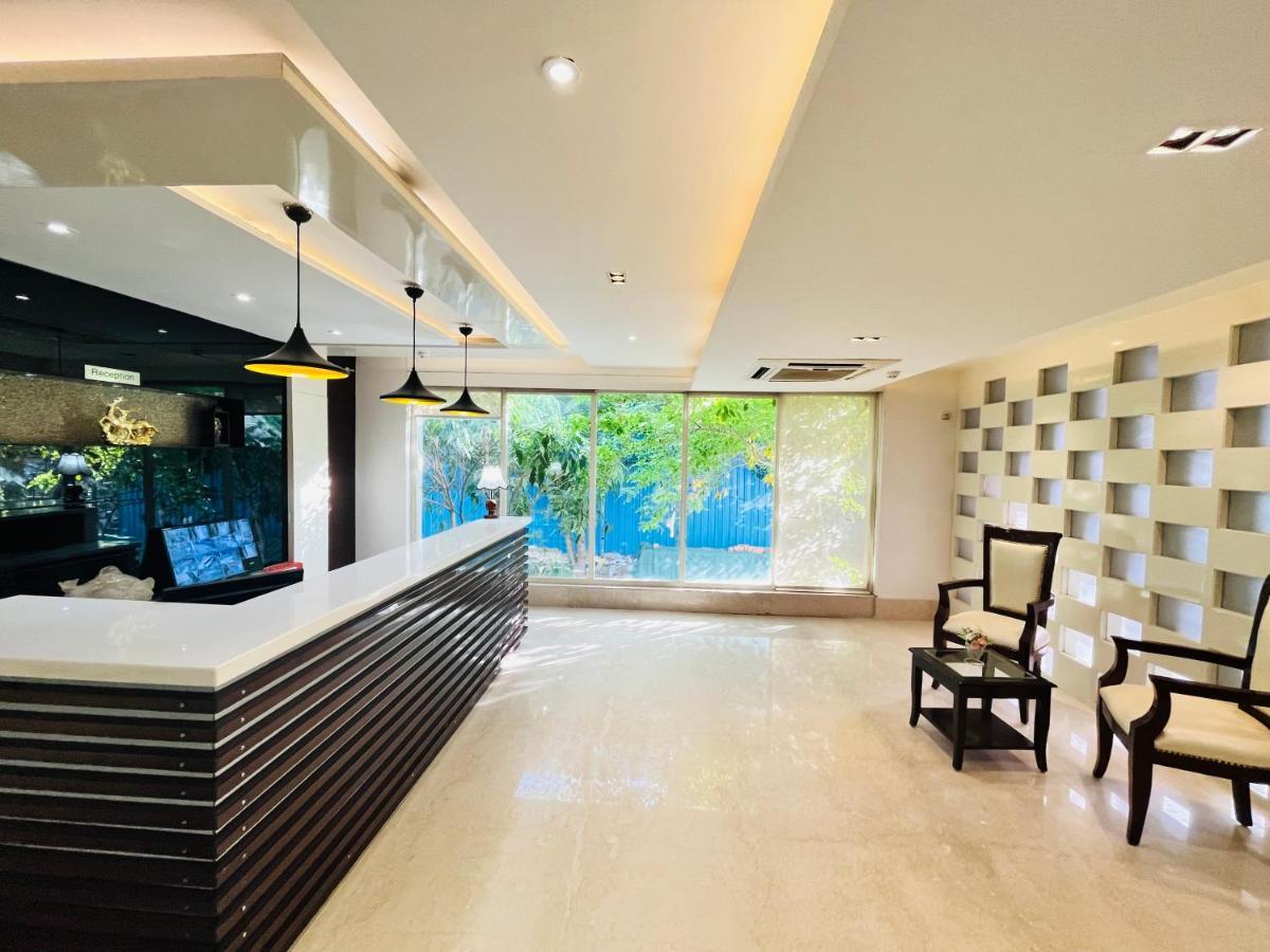 Hotel Aura Ip Grand Karkardooma Metro Station New Delhi Couple Friendly Buitenkant foto